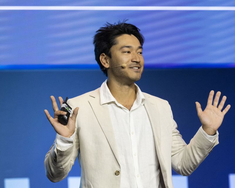 Kirun Goy at a talk
